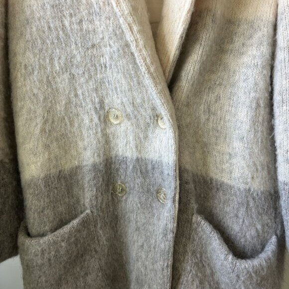 Icelandic Wool Tricolor Women's Jacket - Picture 2 of 4